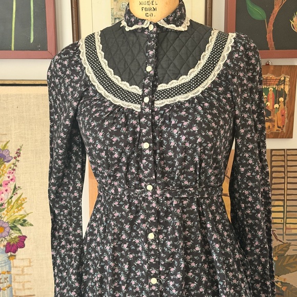 Gunne Sax Blue and White Floral Long Sleeve Midi Prairie Dress - Picture 7 of 8